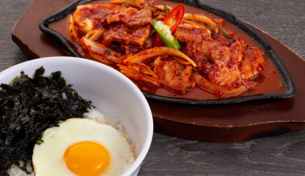 제육볶음말이밥